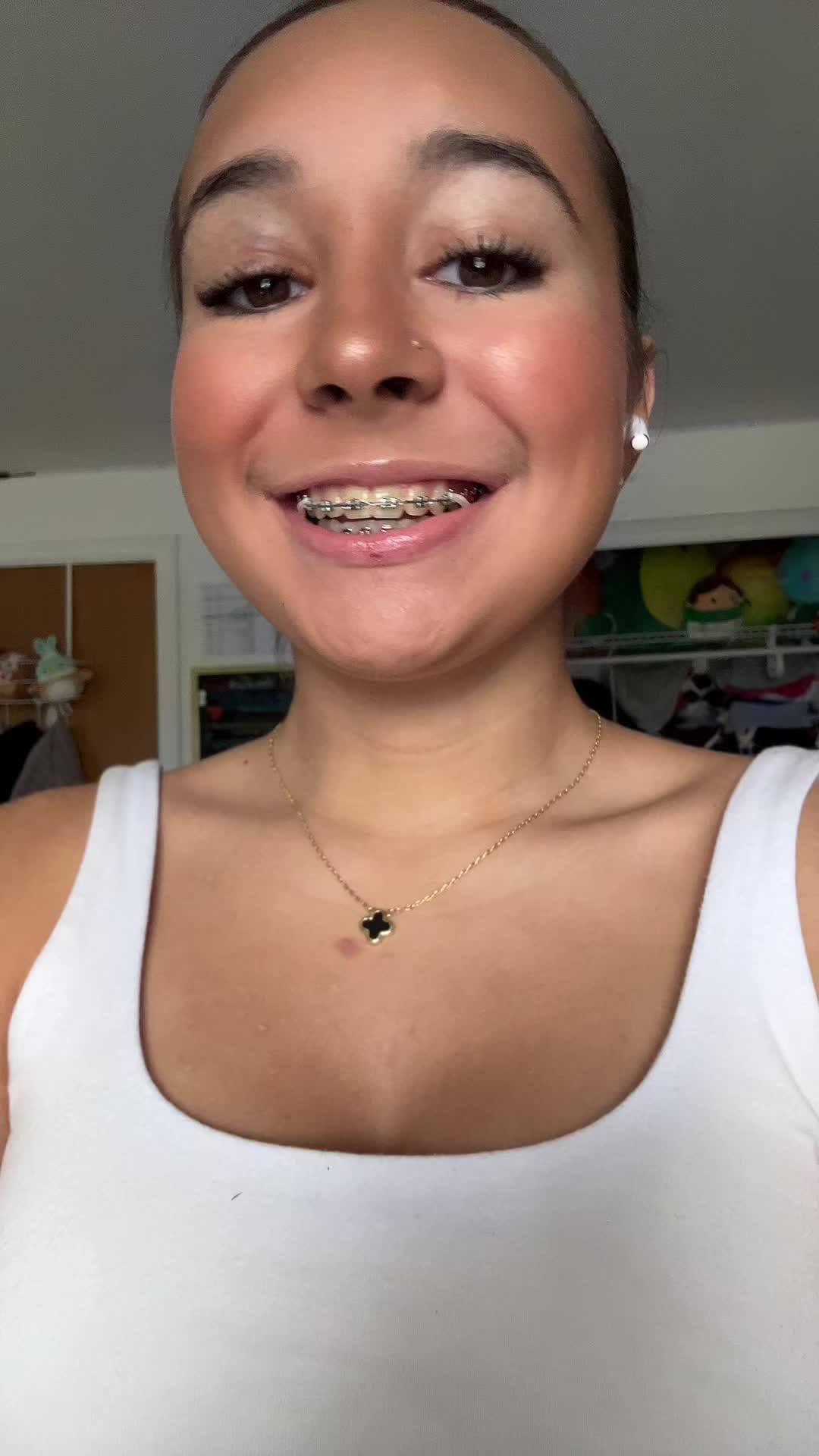 @ava m