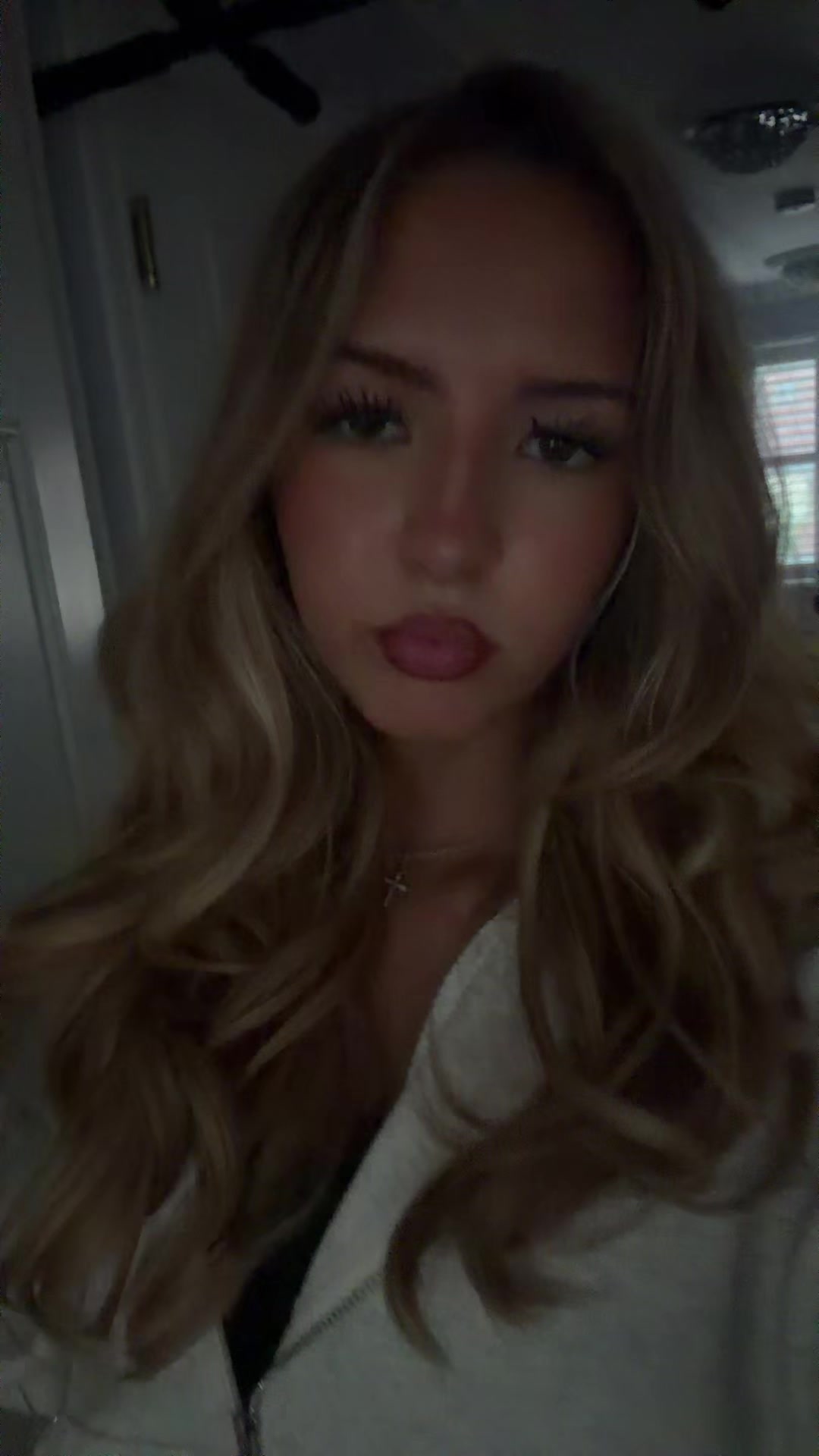 @christinalapox