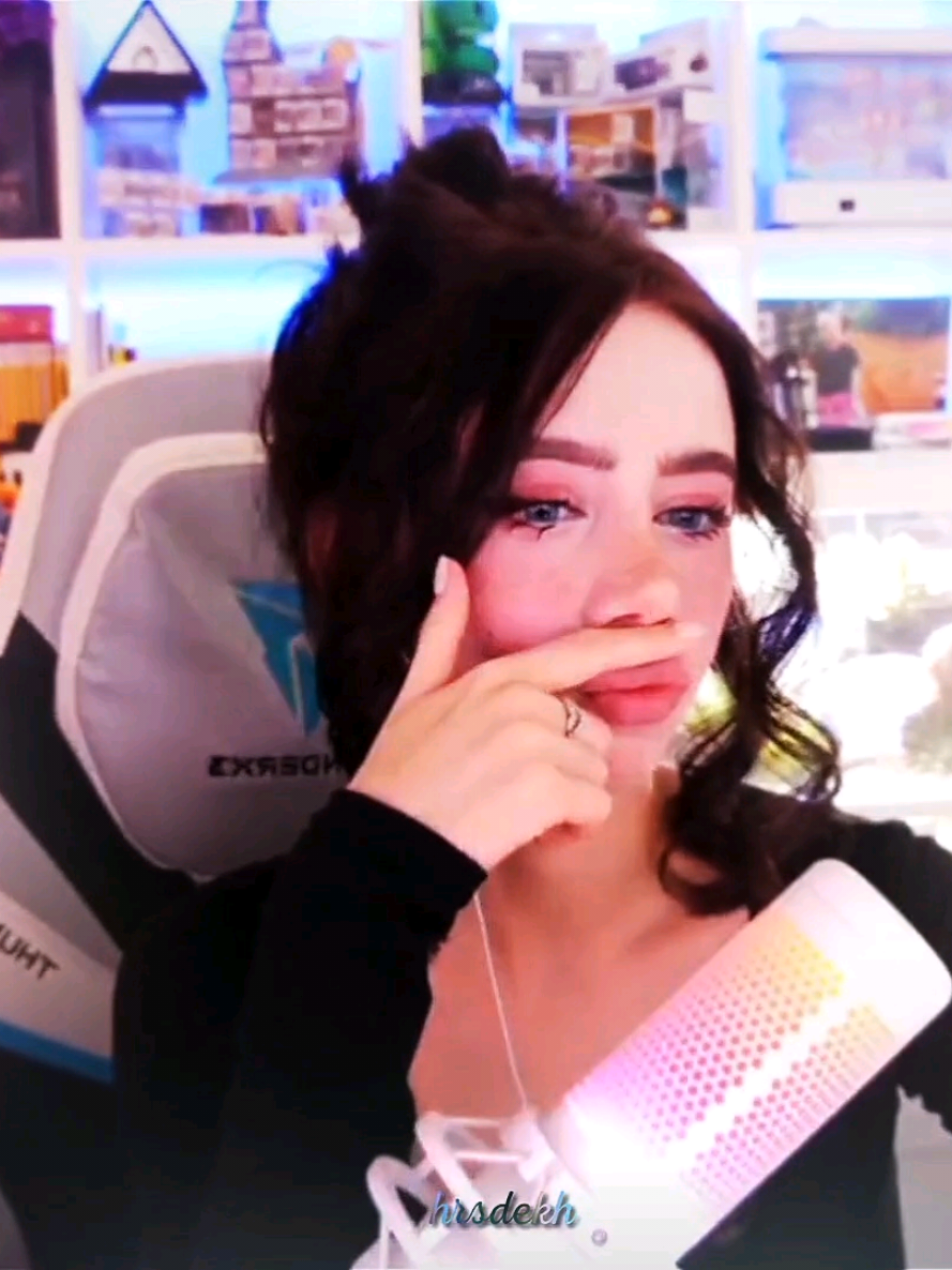 @𝐥𝐚𝐯𝐢𝐧𝐢𝐚 𝐫'.🖤