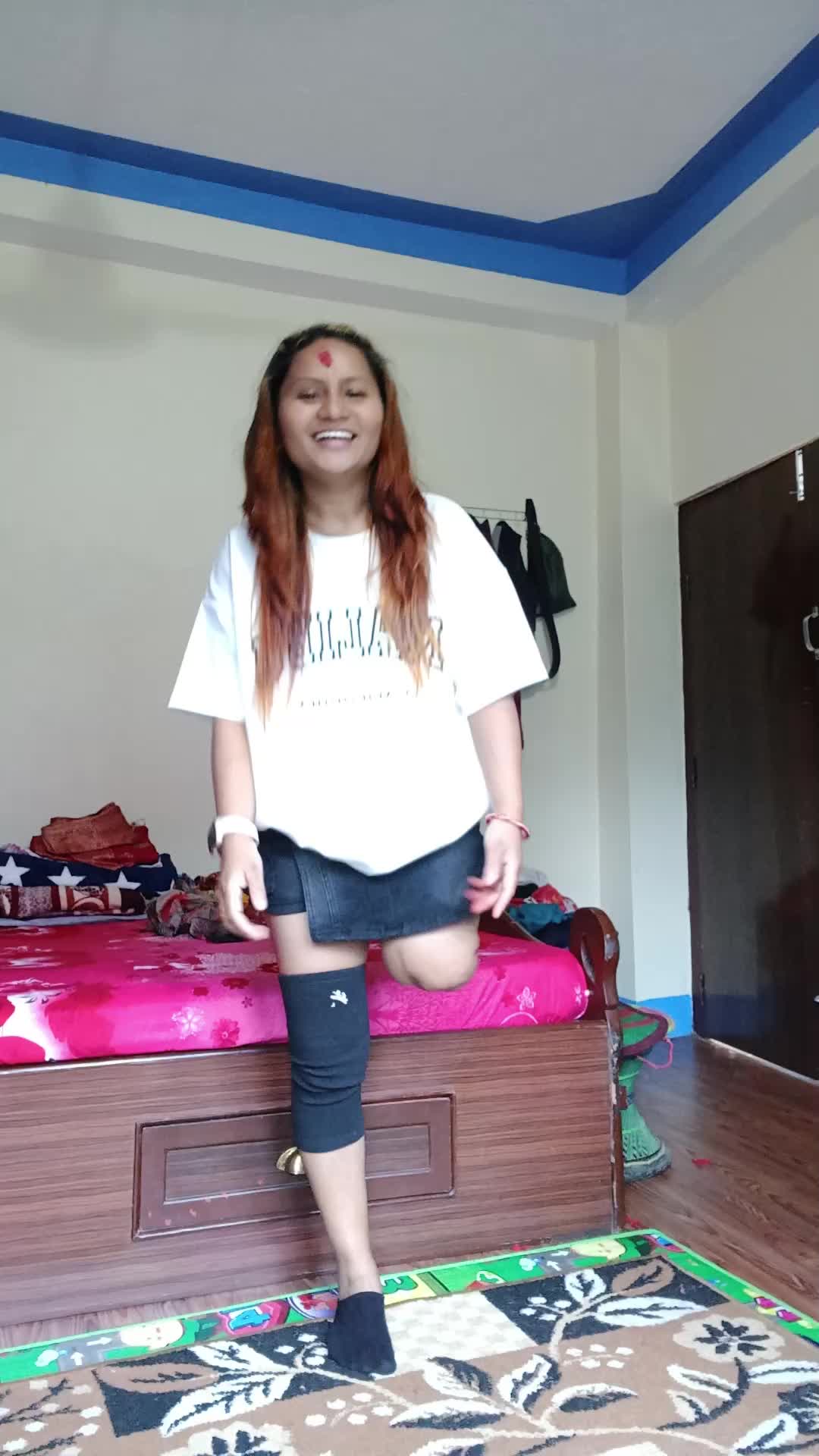 @one leg girl