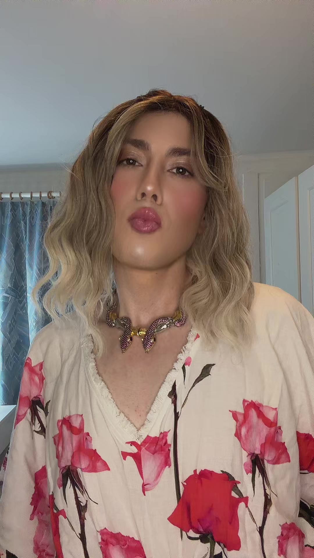 @callmeGia