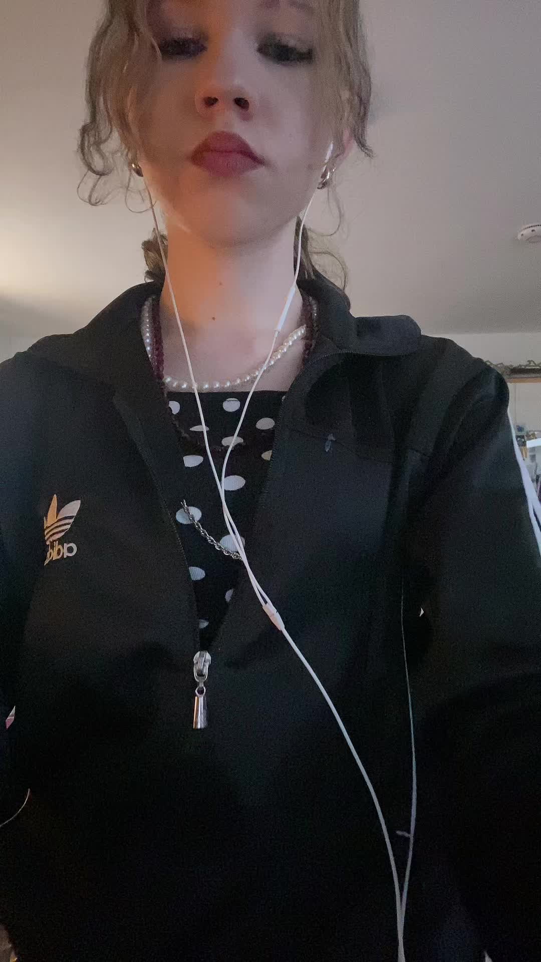 @𝐌𝐚𝐫𝐭𝐡𝐚