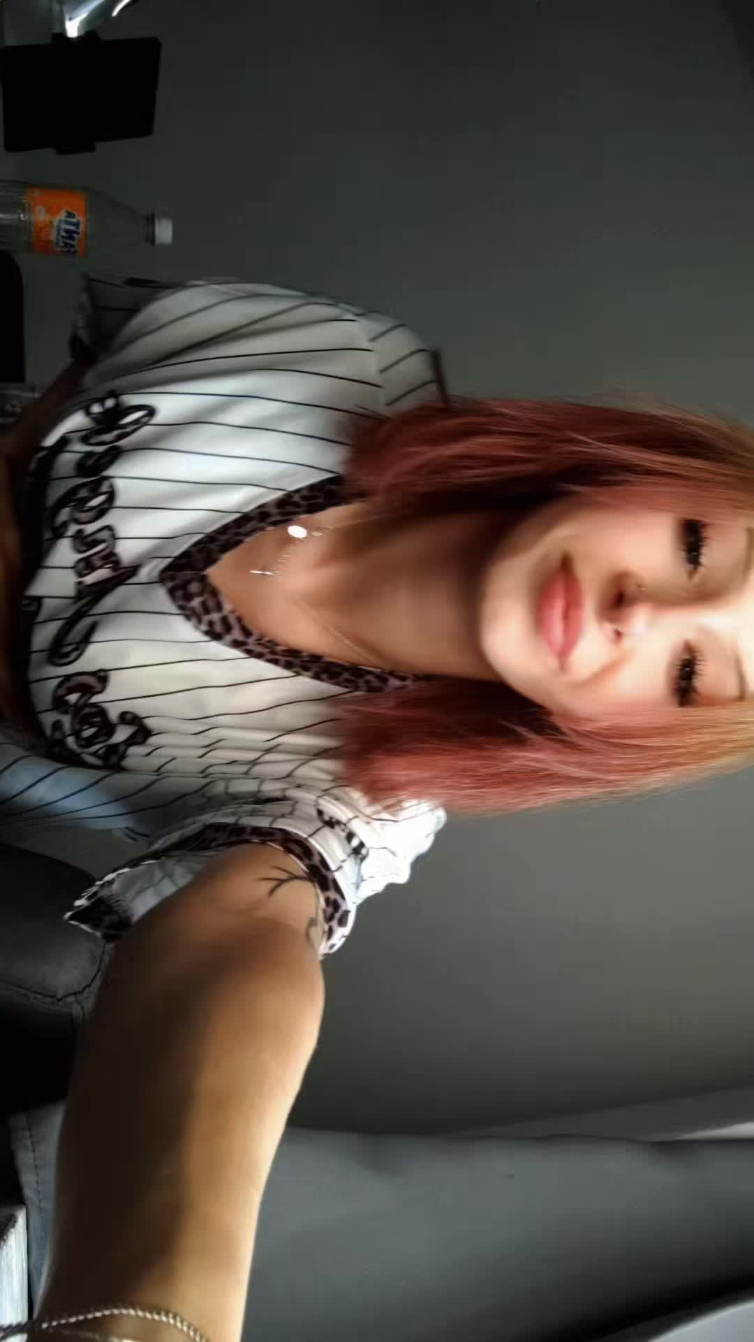 @officially_.jill