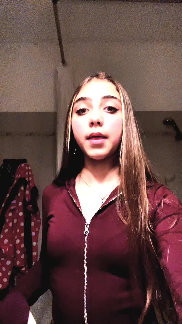 @𝐝𝐞𝐧𝐢𝐢𝐬𝐚𝐚