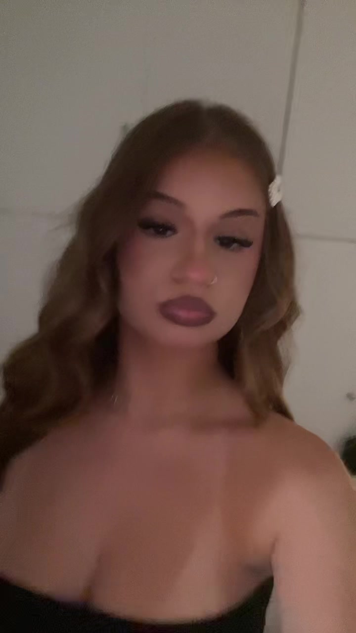 @𝒗𝒆𝒓𝒐𝒏𝒊𝒄𝒂🧿
