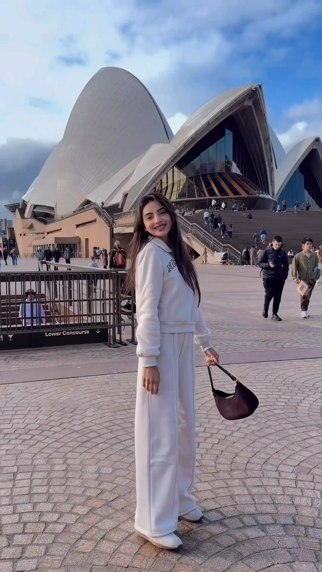 @Husna_CH