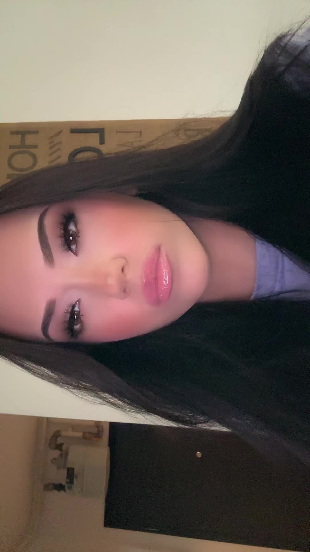 @laura.hrsak