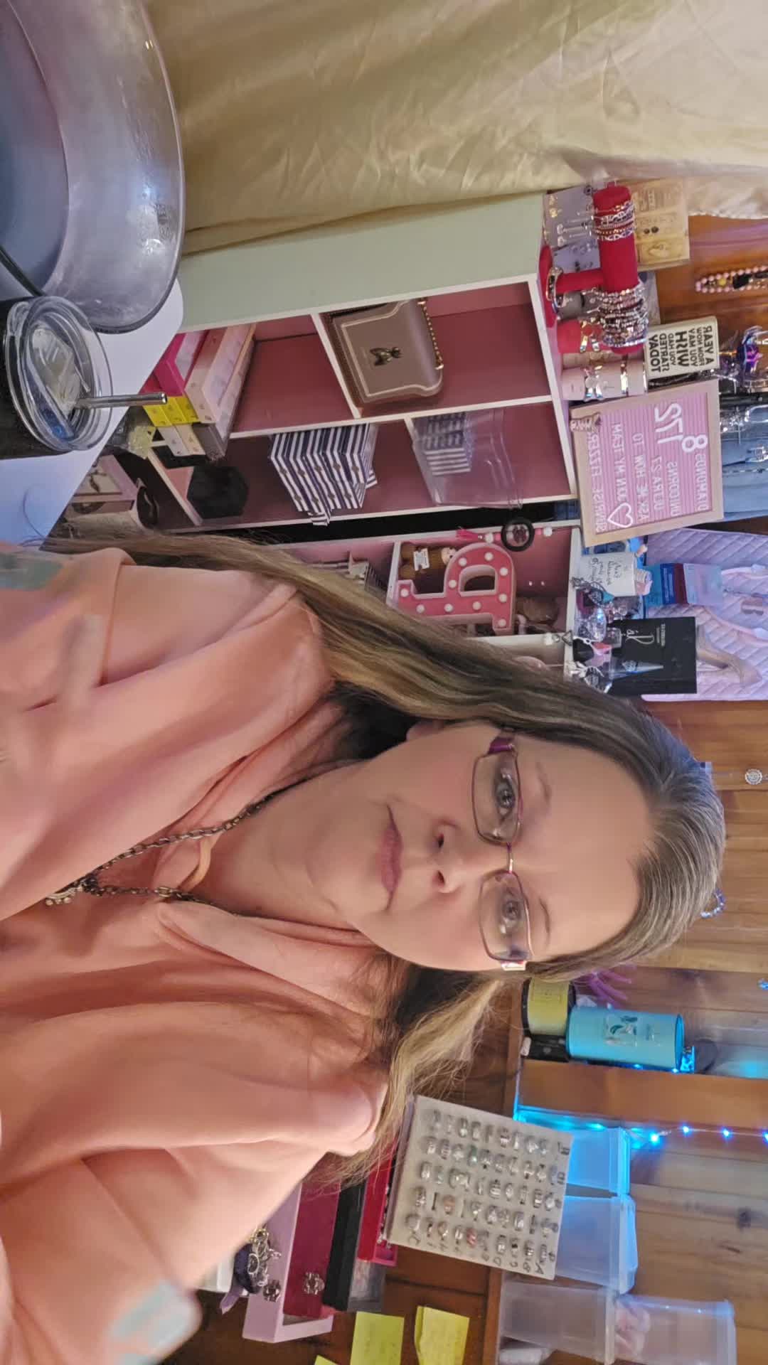 @BoyMomFizzySunrise 💞