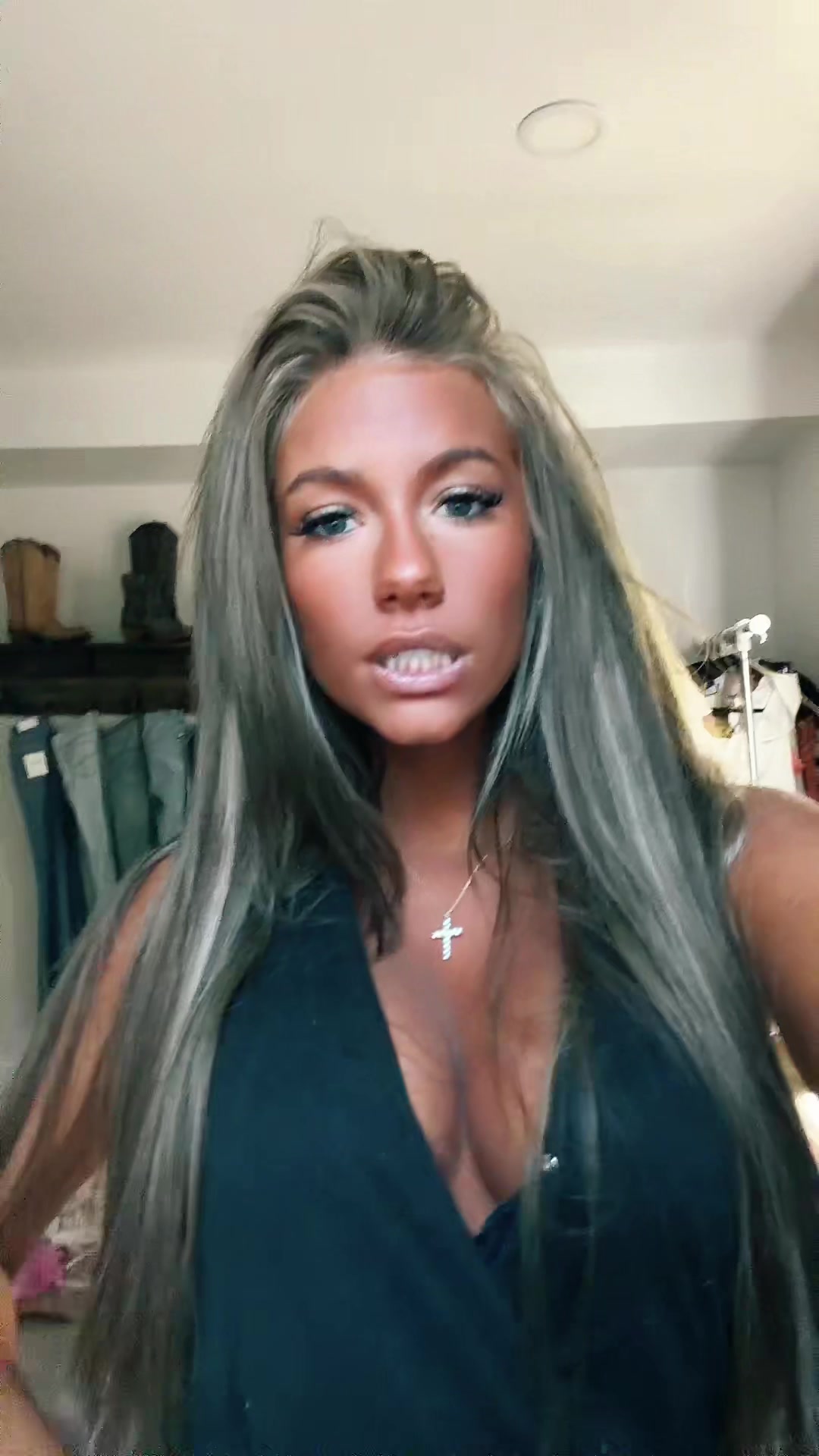 @𝓁𝓎𝓇𝑒𝓃 𝓈𝓉𝓇𝒶𝓉𝑒