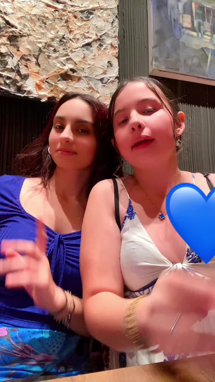 @LarisaRose