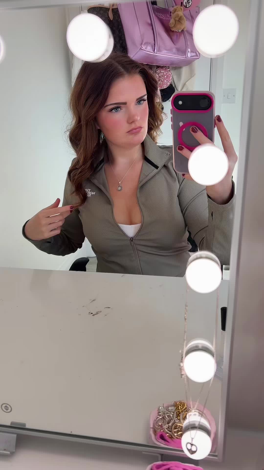 @AlishaByrne