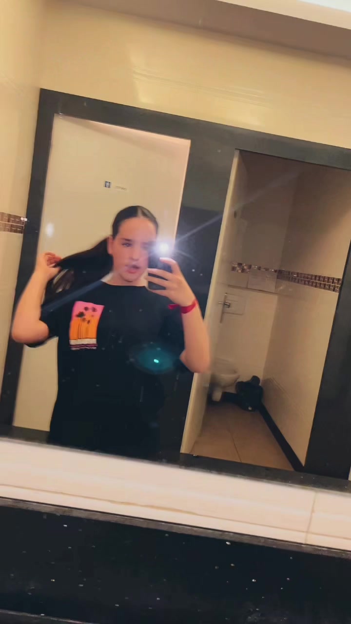 @𝑆𝑜𝑓𝑖𝑎 ✯