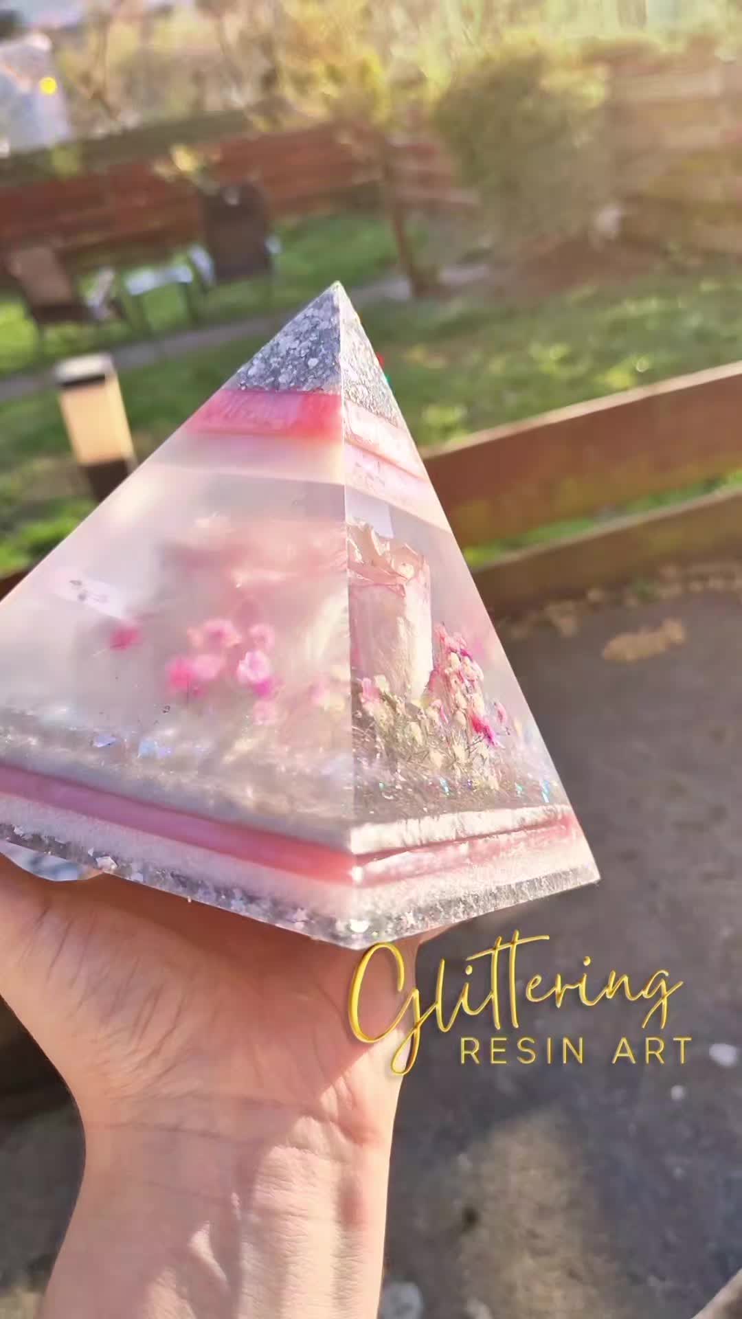 @GlitteringResinArt