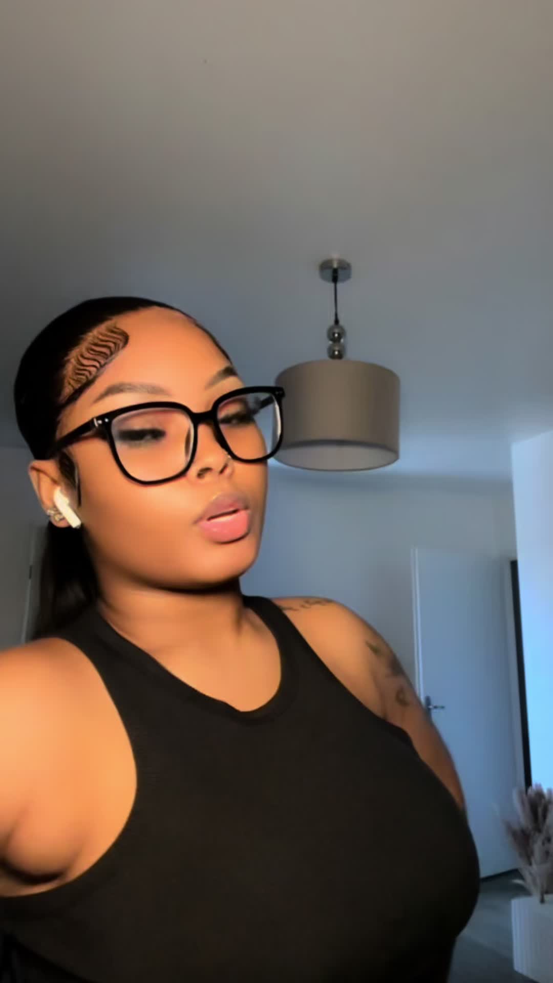 @veeegaass👄