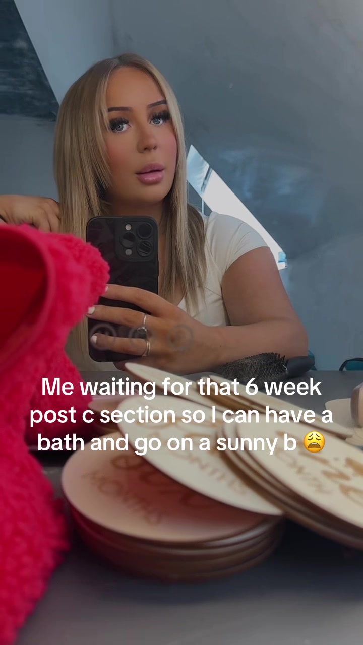 @_mollyoshea_