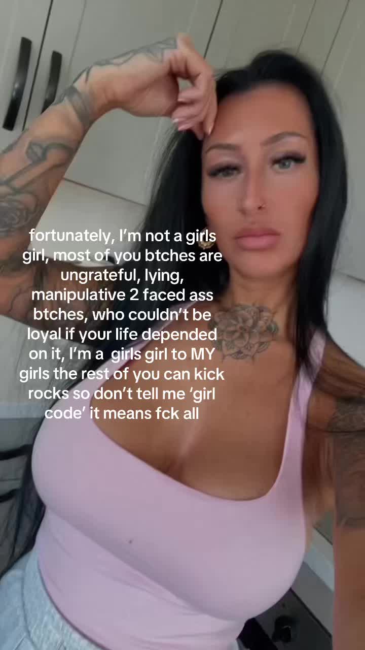 @Chloe Brown 🦋
