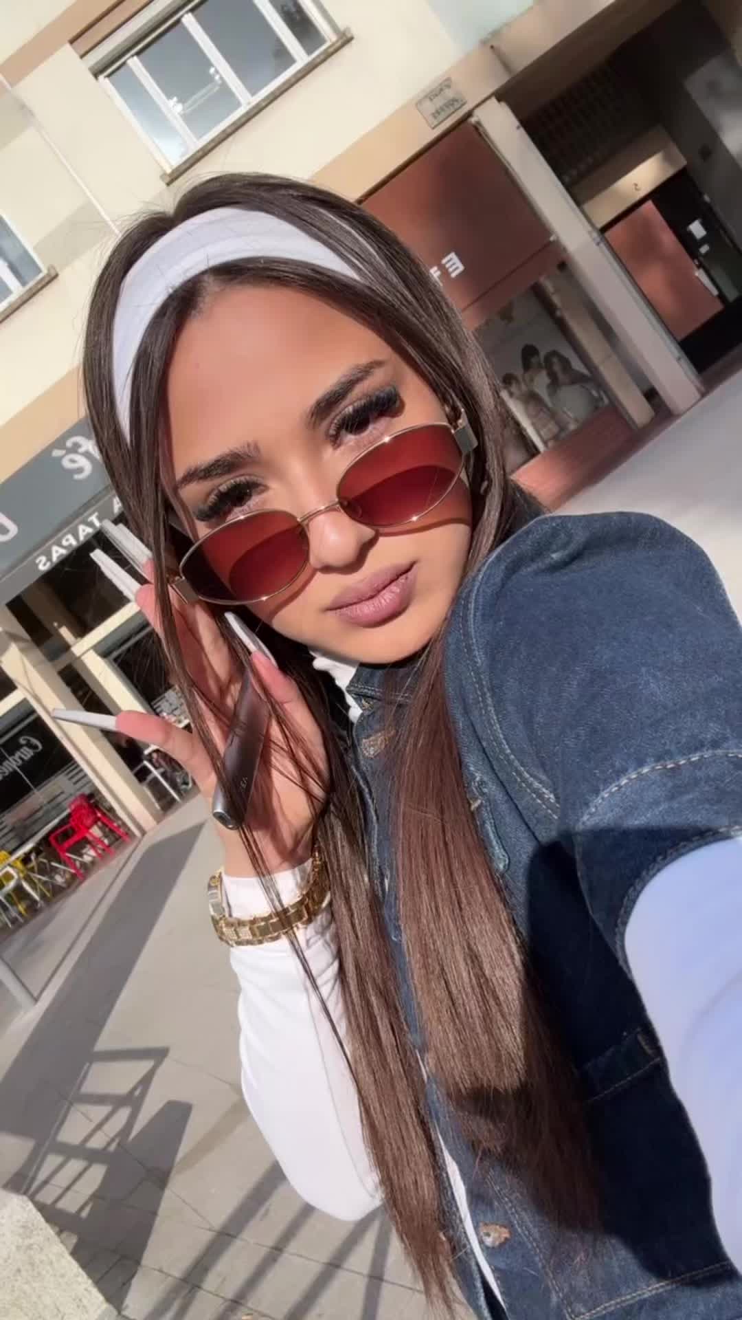 @AXX