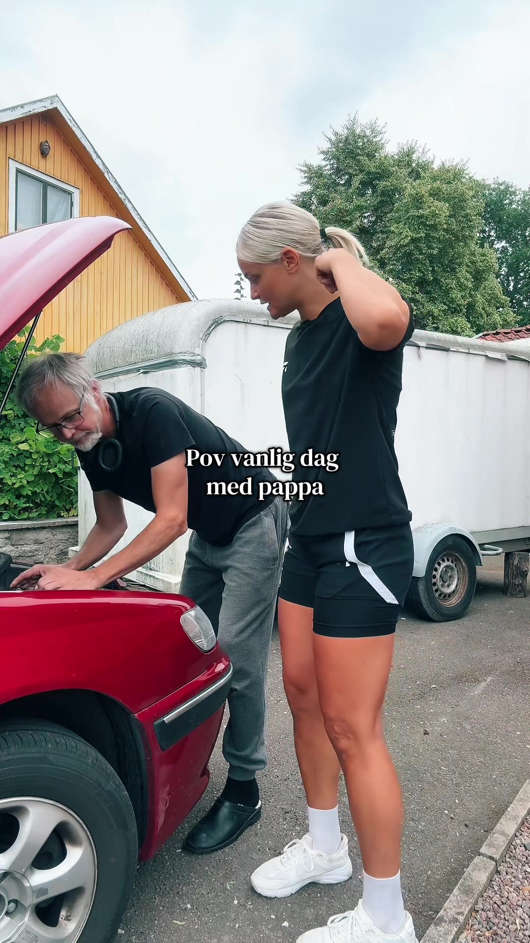 @Lydia Vaggelyr