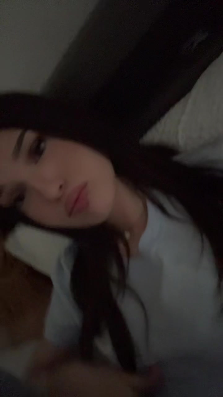 @𑣲𝐸