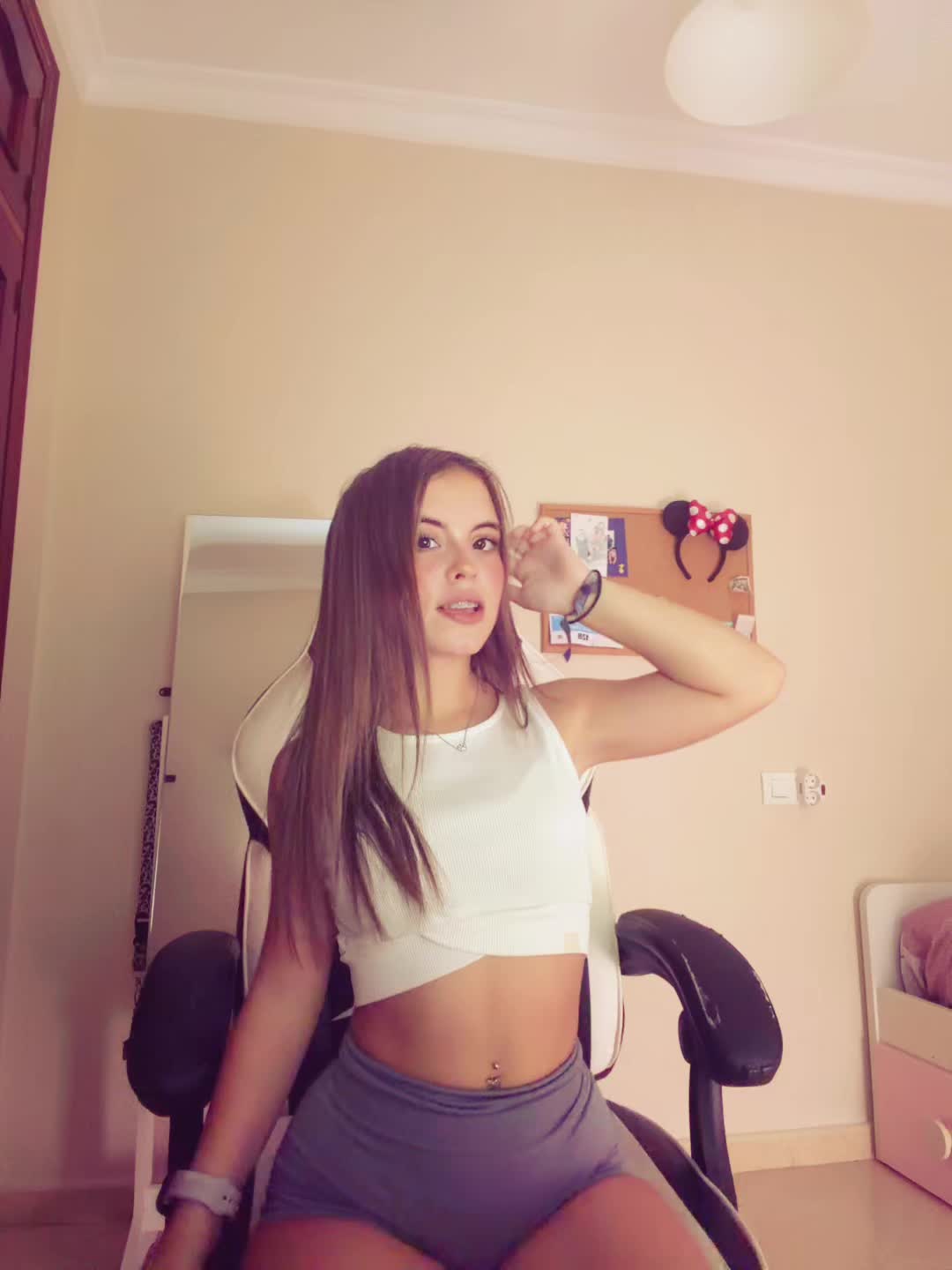 @.isabel_.010