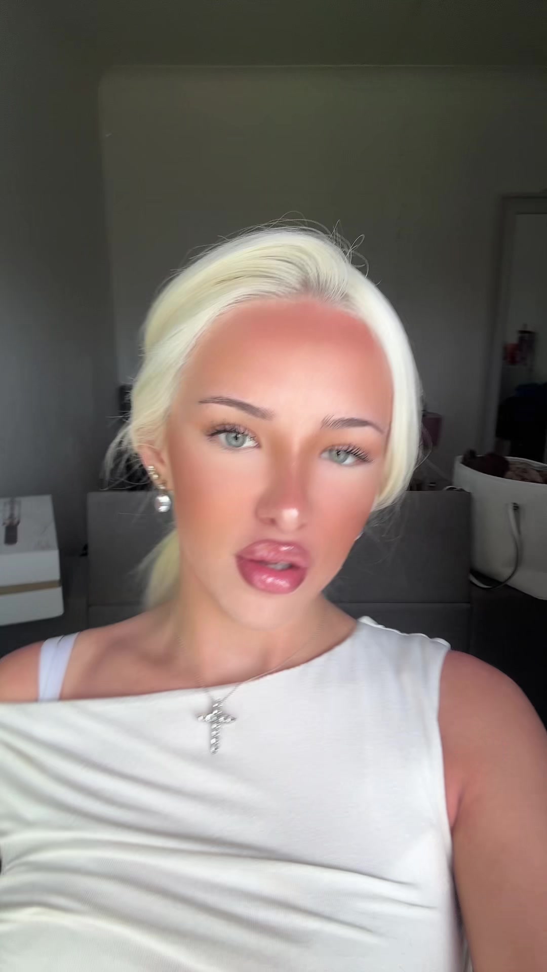 @Chlobo