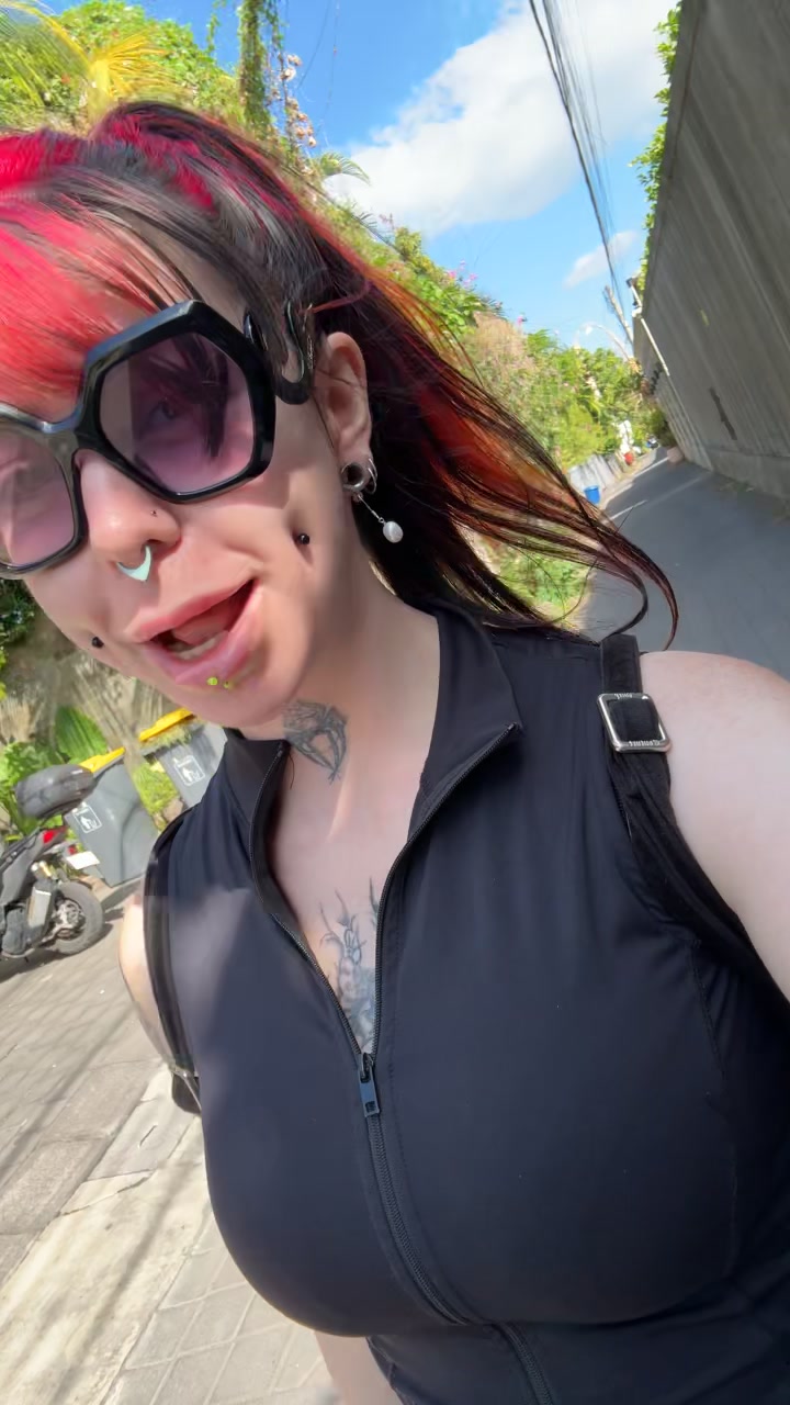 @LivingSkullz 🖤