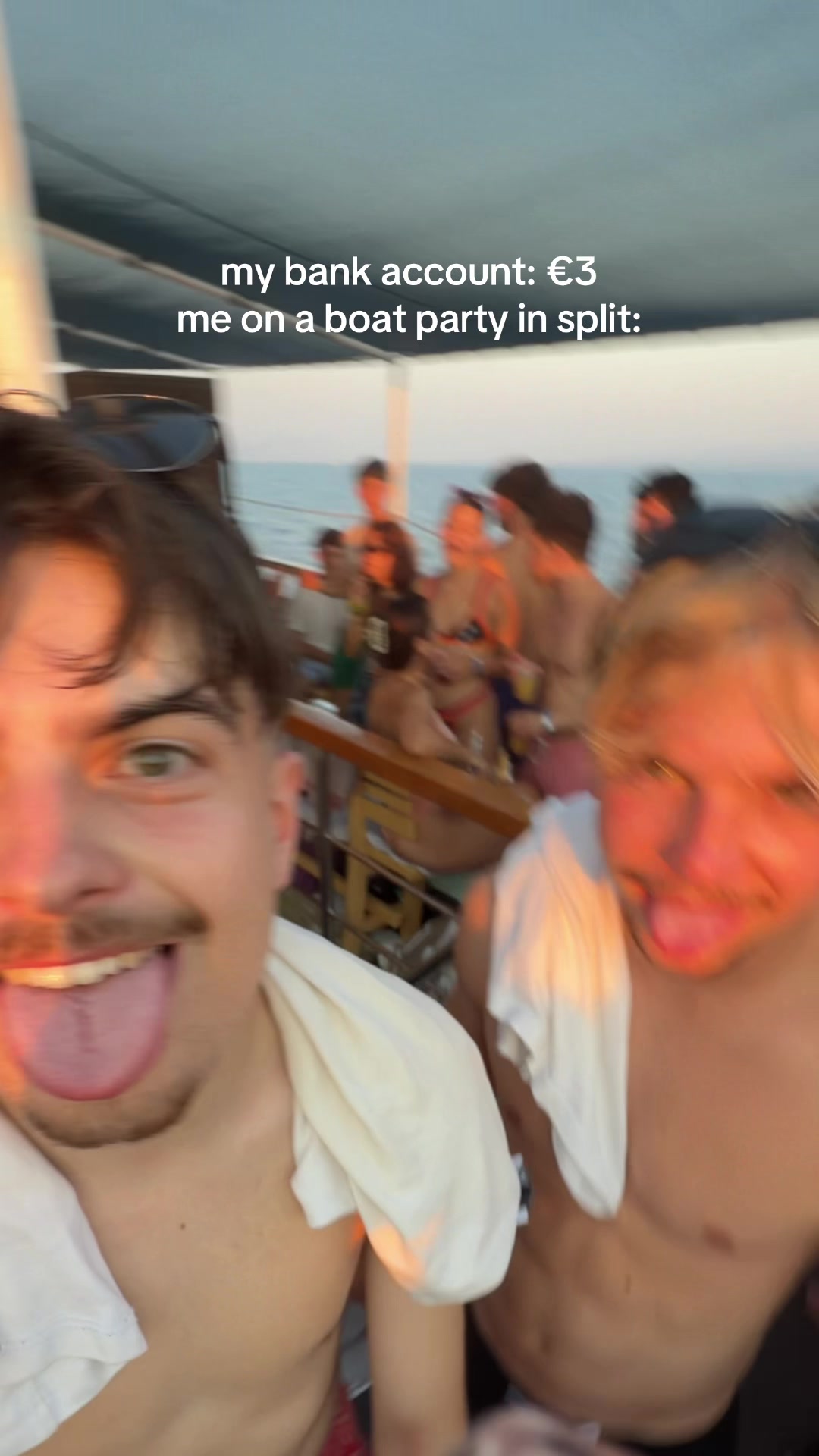 @Out To Sea - Split Boat Party
