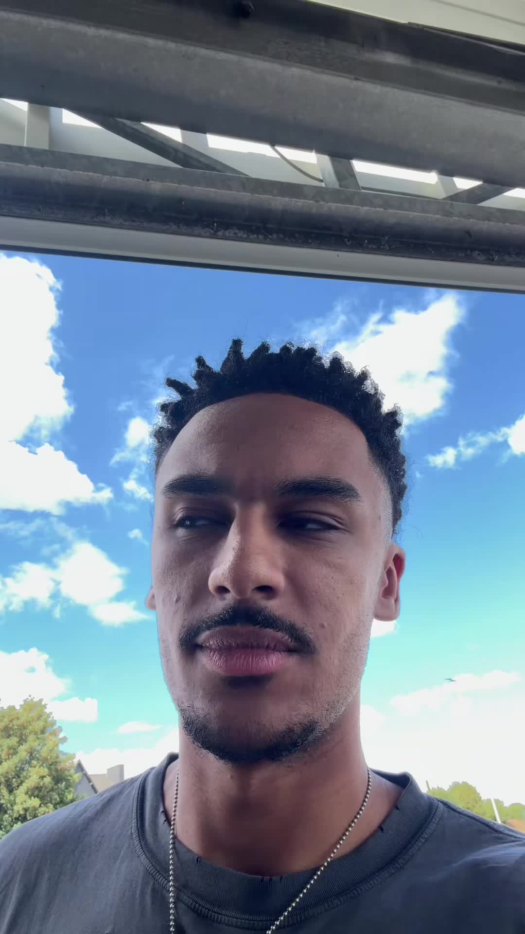@Kéo