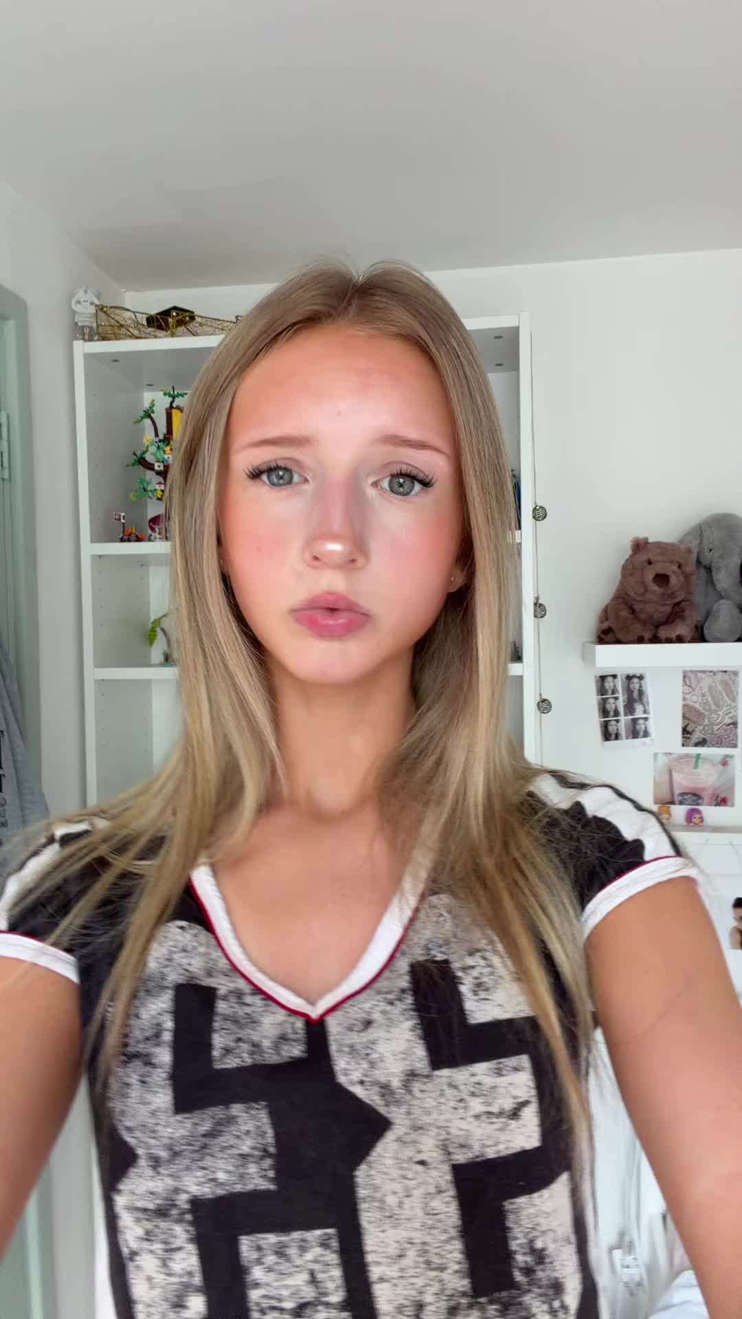 @𝓁𝒶𝓊𝓇𝒶🪽🧁