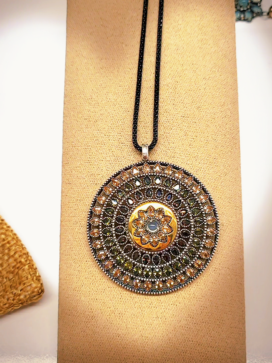 @Omnia Jewelry Store