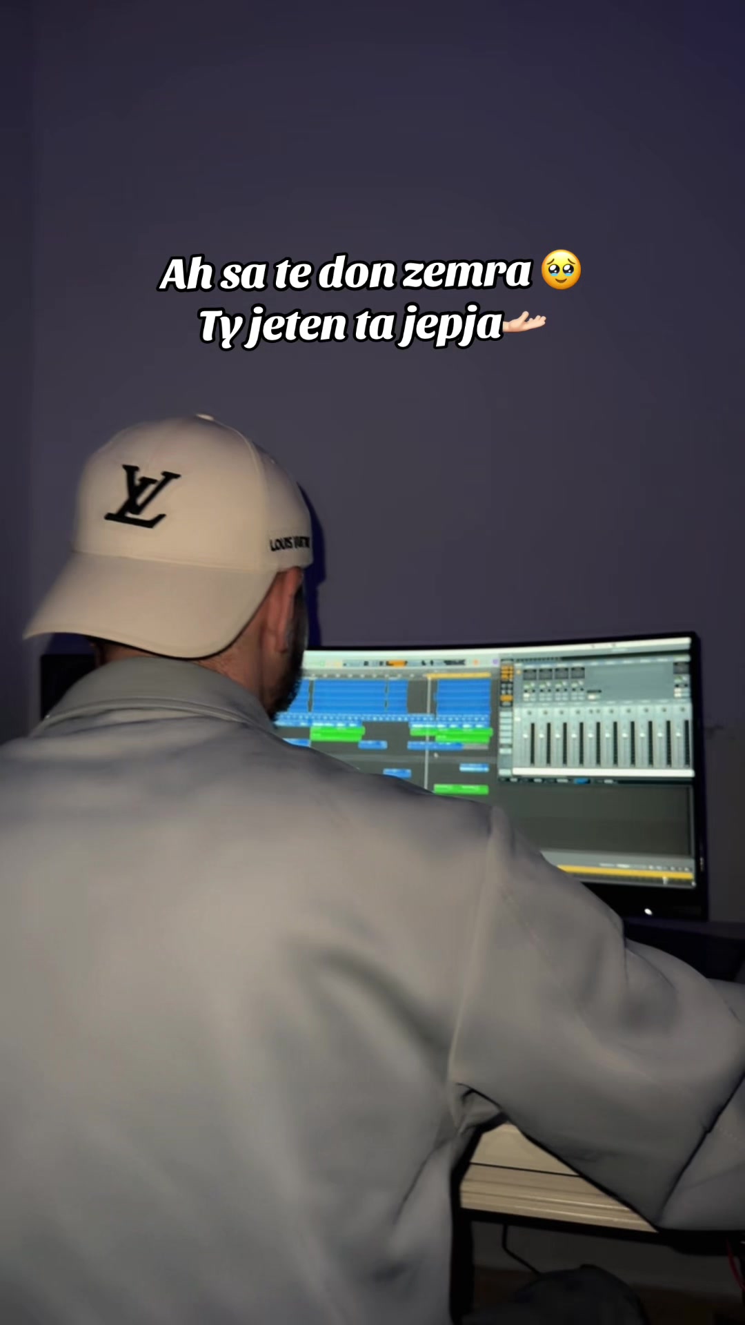 @𝗔𝗡𝗗𝗜 𝗞𝗢𝗥𝗥𝗔
