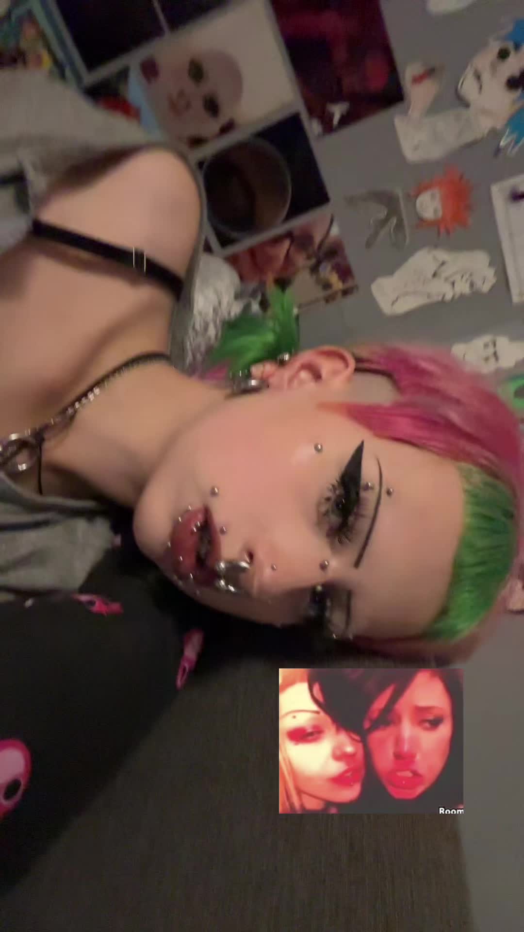 @☢︎