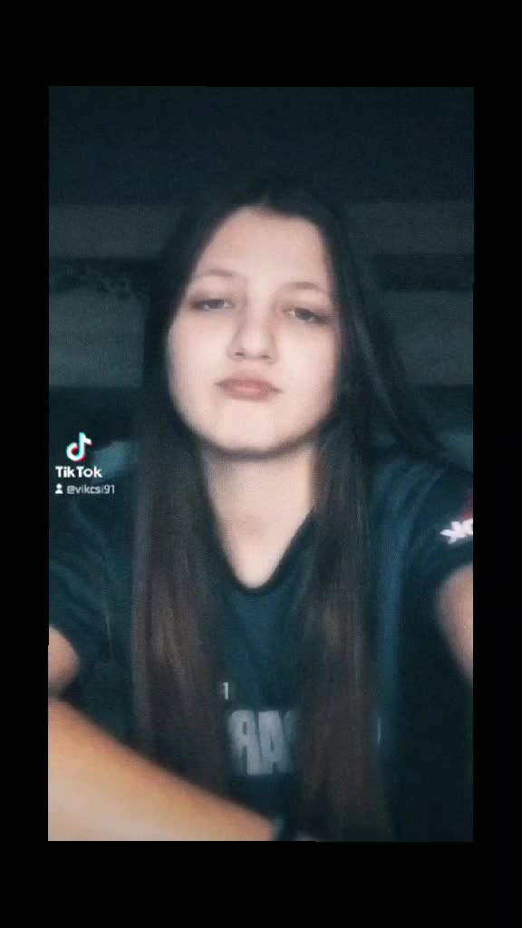 @Vikcsi🖤