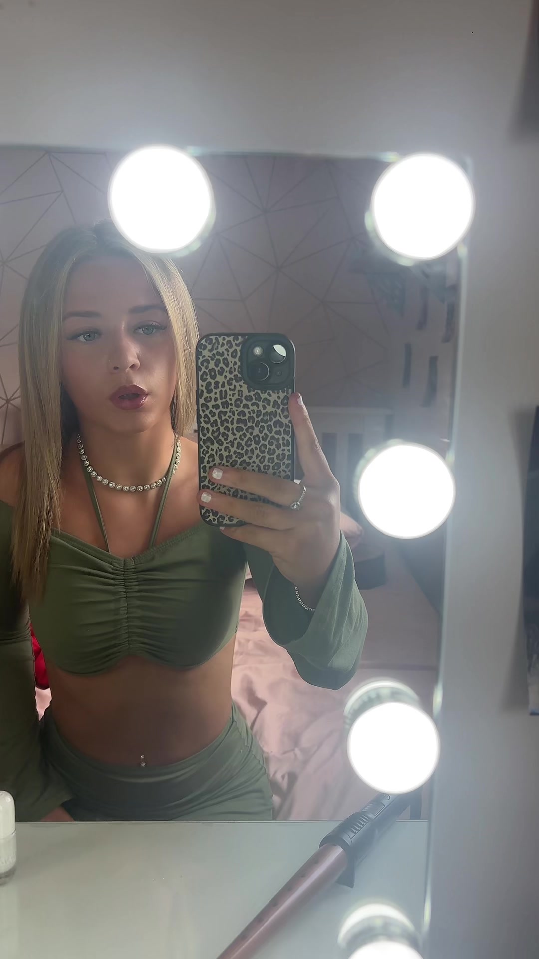 @sophieclarke