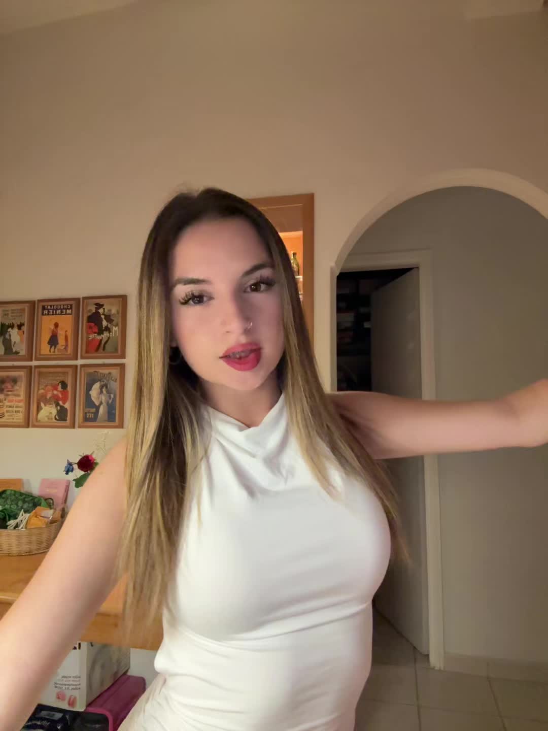 @👻