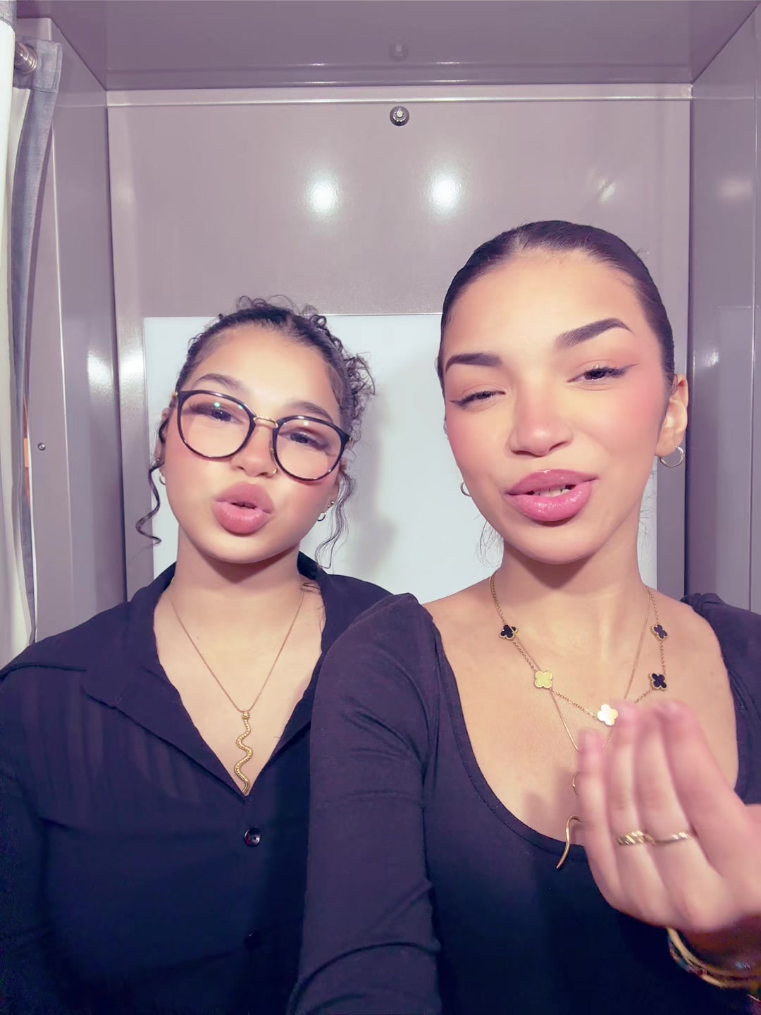 @sisters M.A🤞🏽