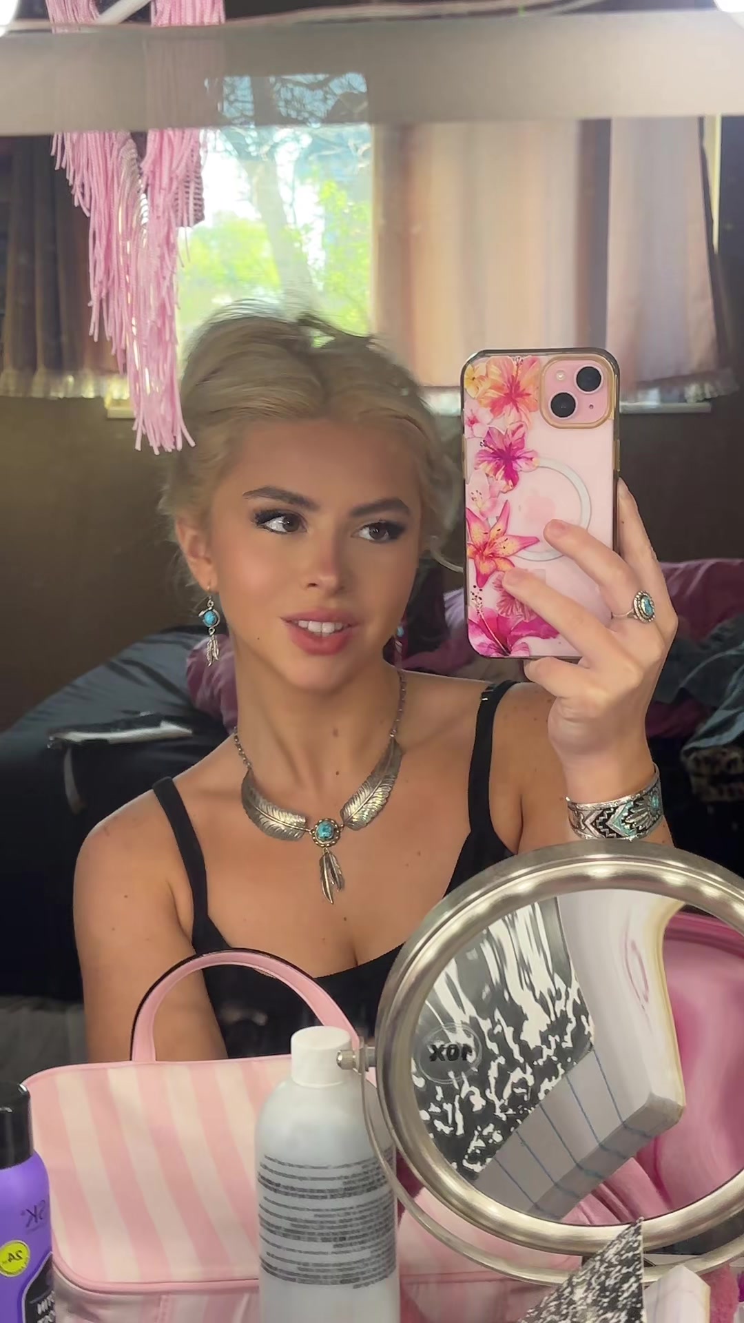 @Valianna Rose