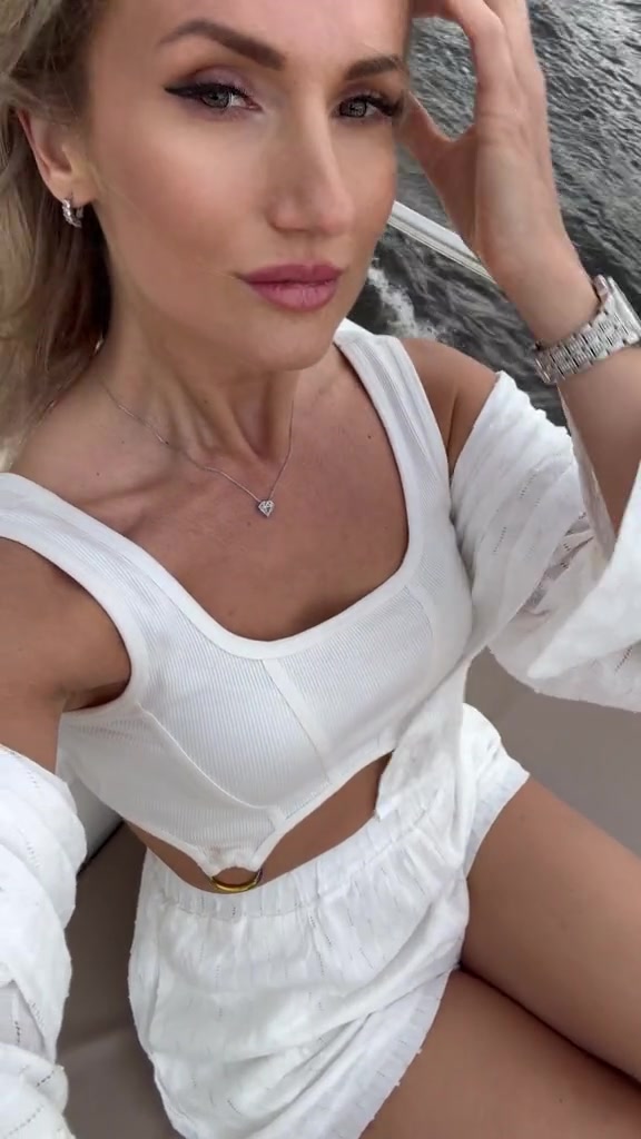 @☀️ ᗩ᙭SI☀️