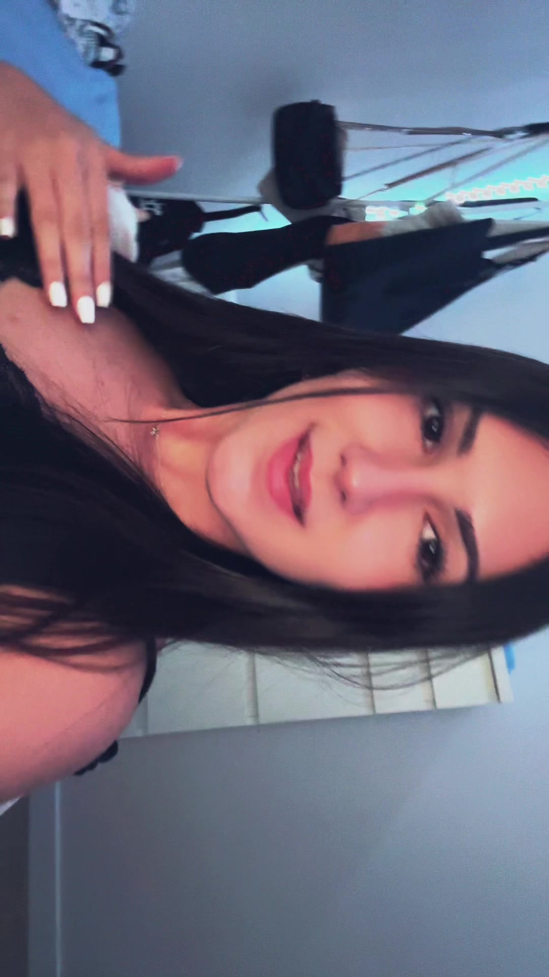 @😼