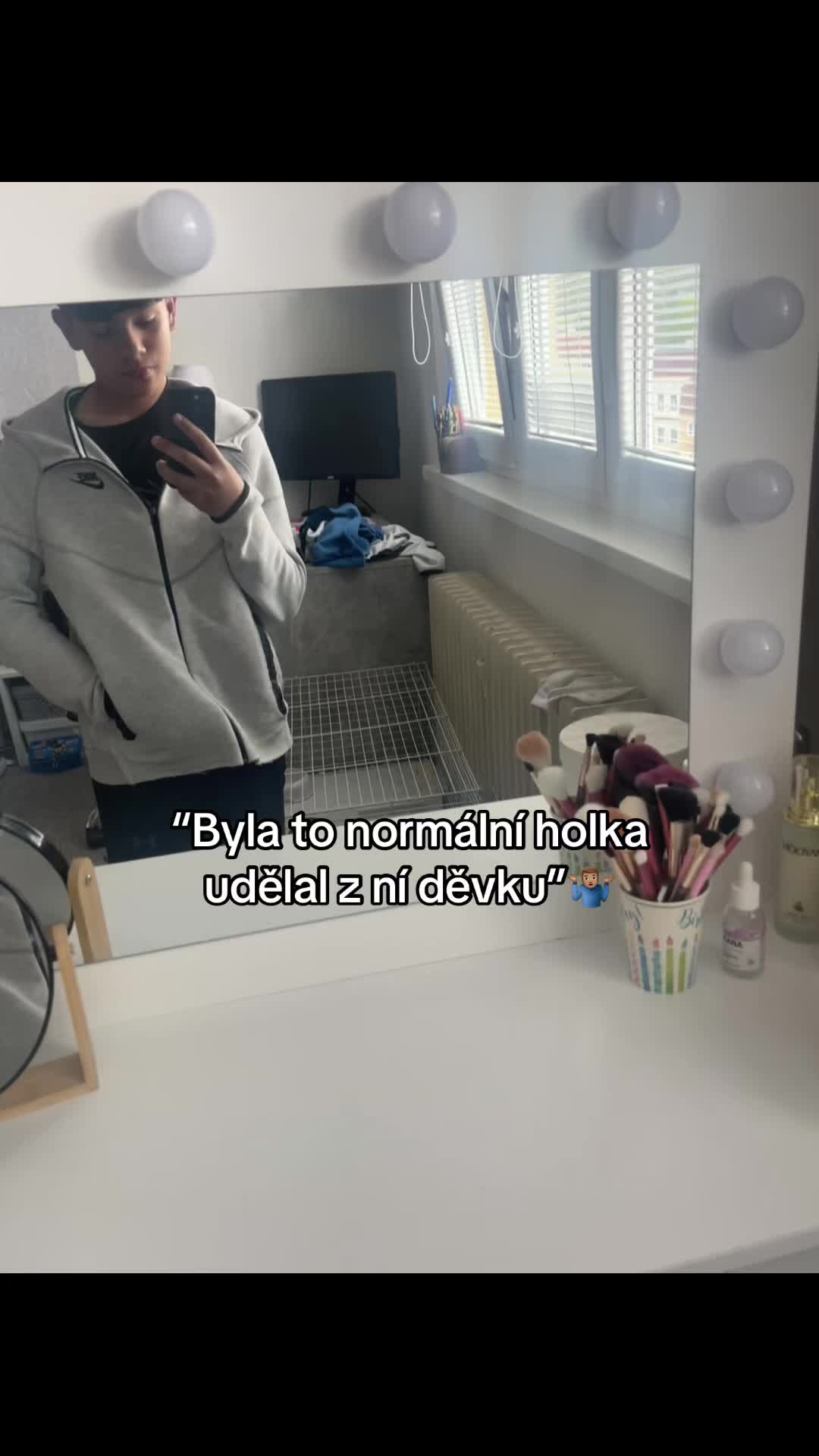 @👅💋