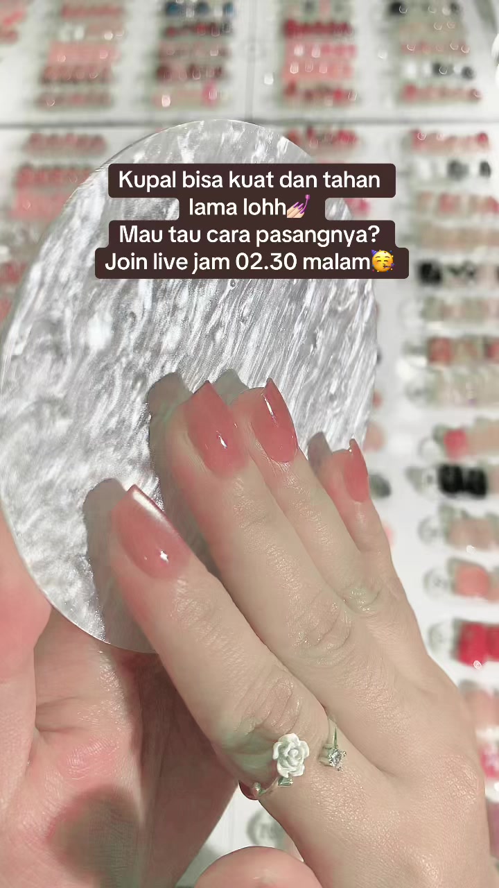 @Molly Nails Ind