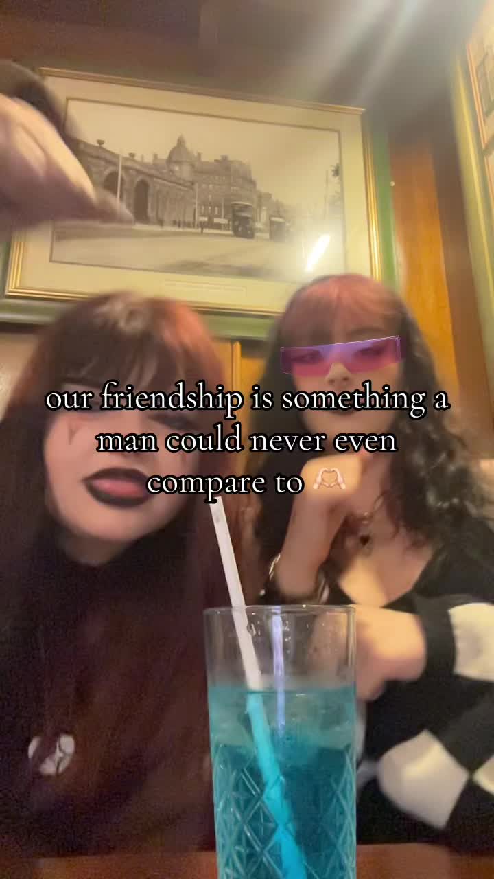 @𝔏𝔞𝔲𝔯𝔢𝔫𝔐𝔦𝔠𝔥𝔢𝔩𝔩𝔢🦇