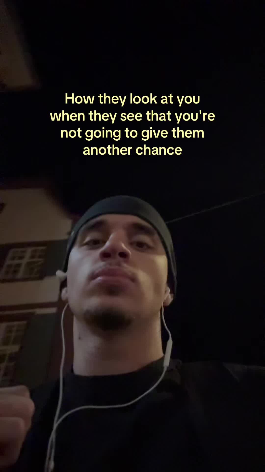 @￴