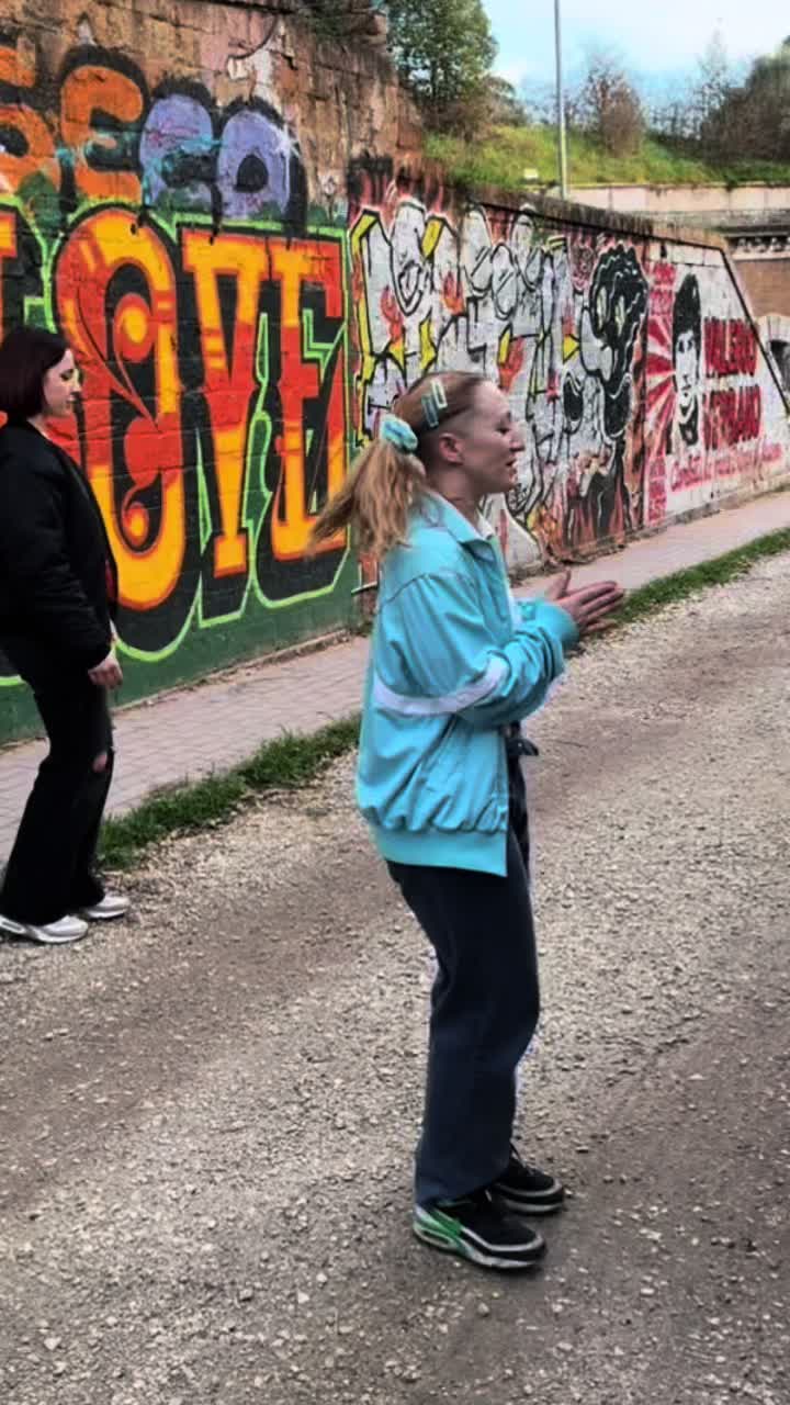 @BLONDIECORE