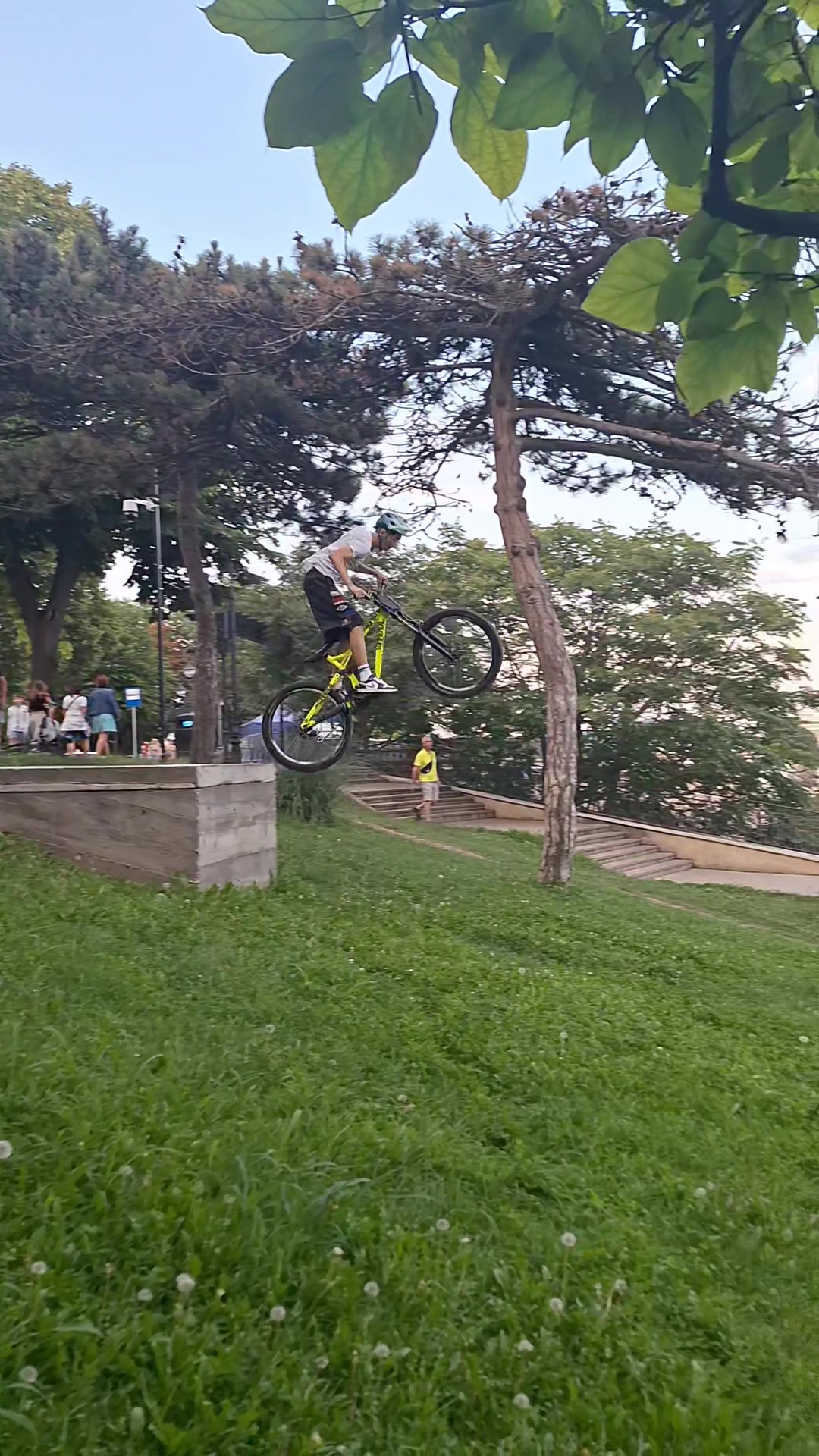 @Spacer Limbuță