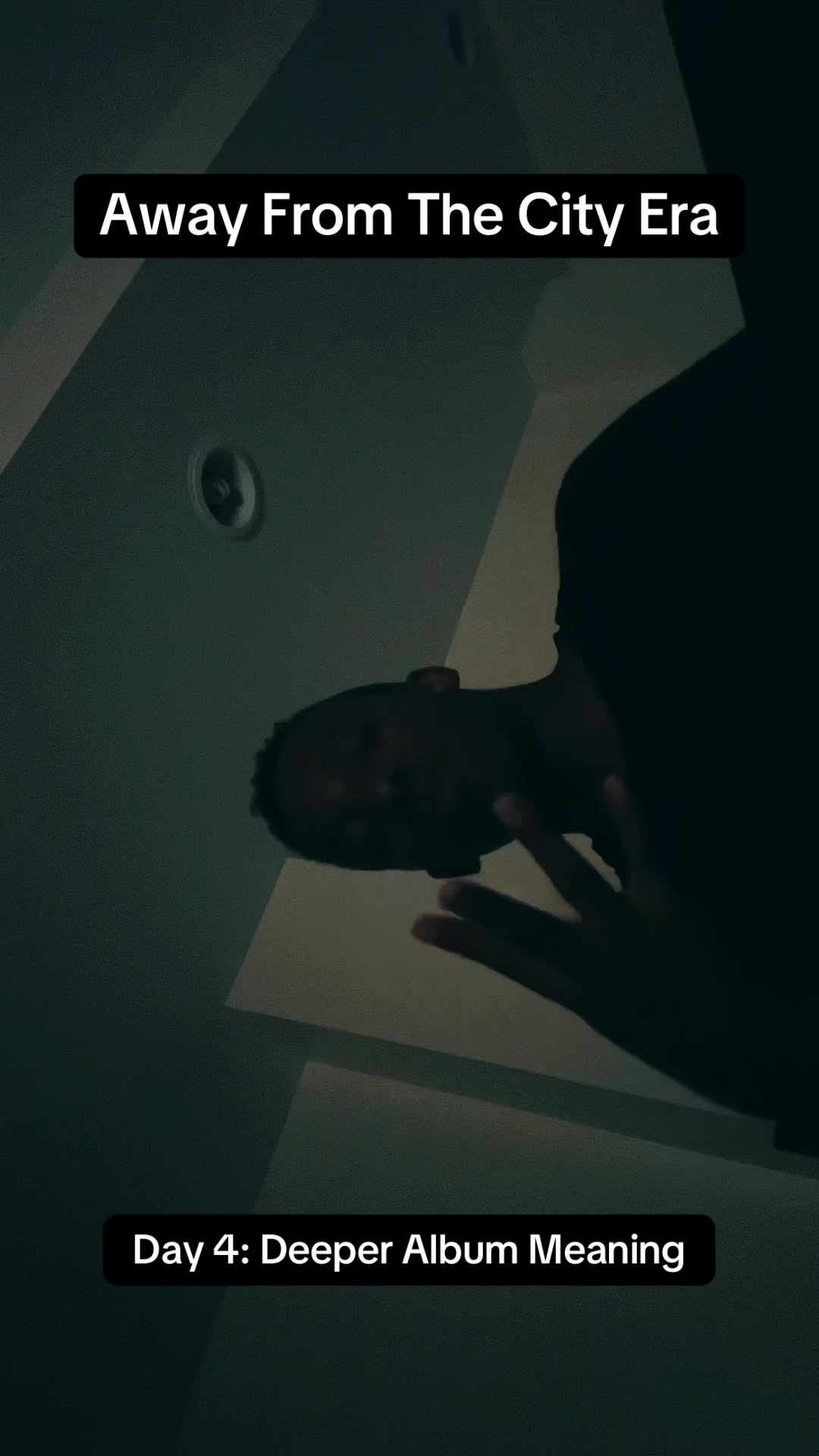 @R U N A W A Y T R A V E L E R
