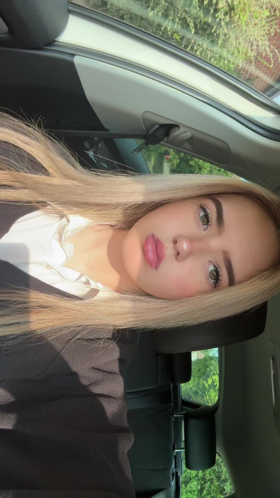 @๐๐ข๐ฅ๐ฅ๐ข๐๐บ