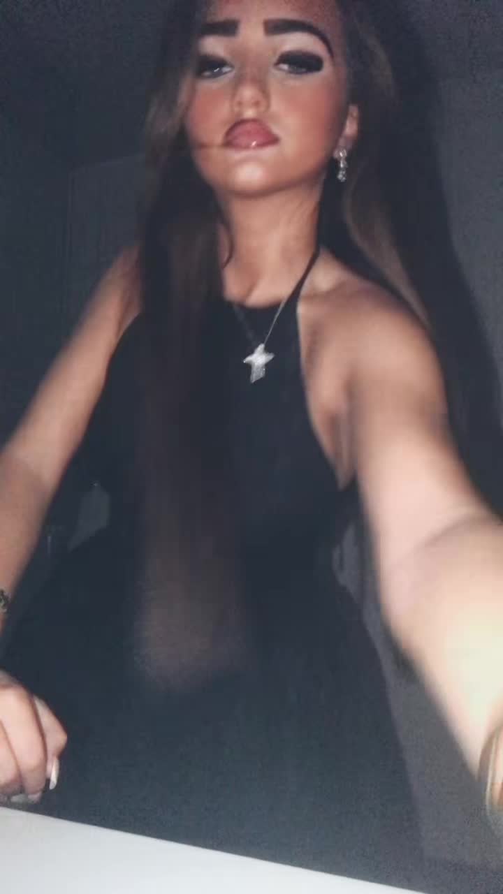 @𝒲𝒾𝓃𝓃𝒾ℯ 𝓂𝒶𝓇𝒾ℯ 👸🏽