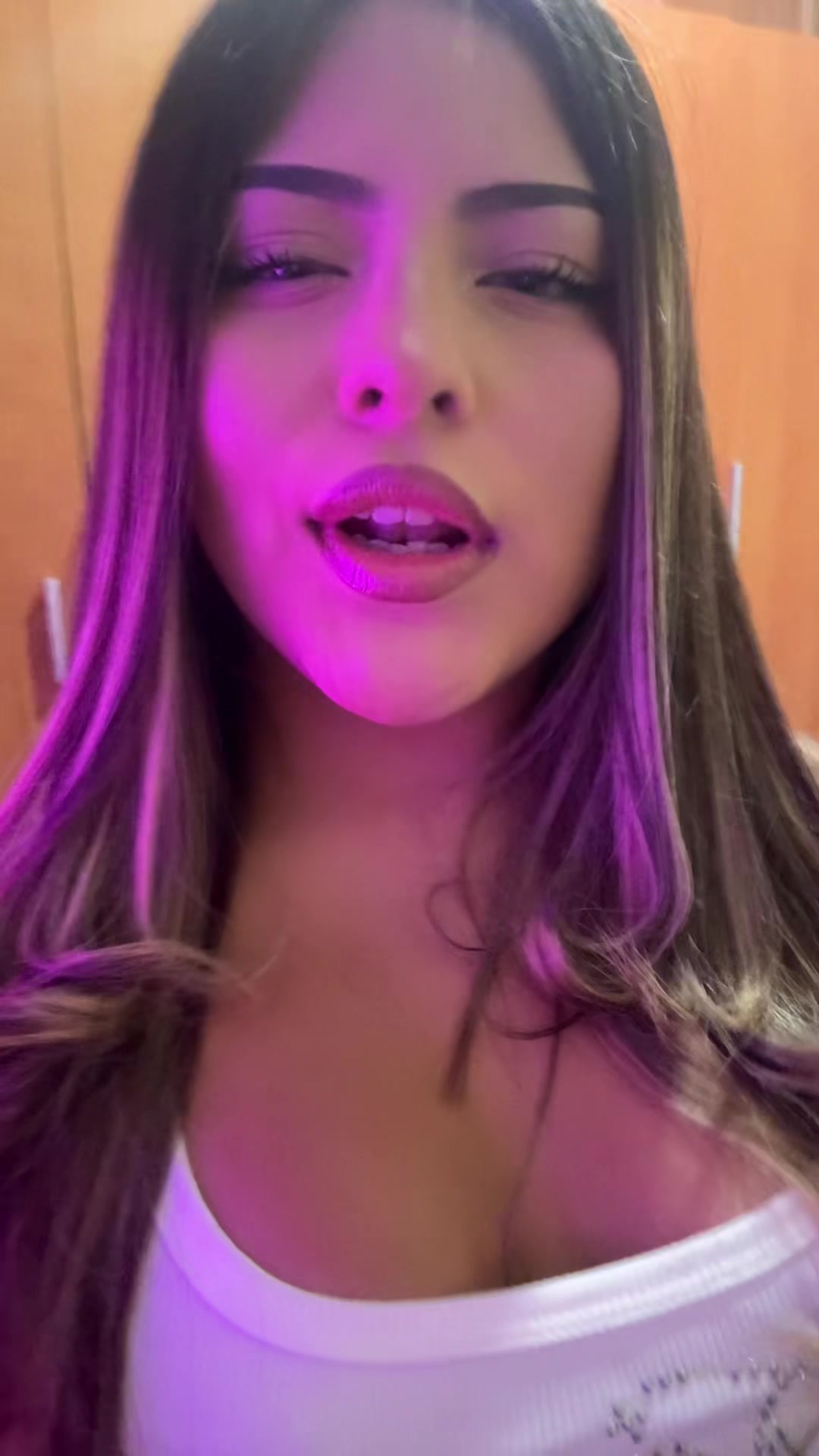 @𝐧𝐚𝐢𝐫𝐚𝟐𝟑