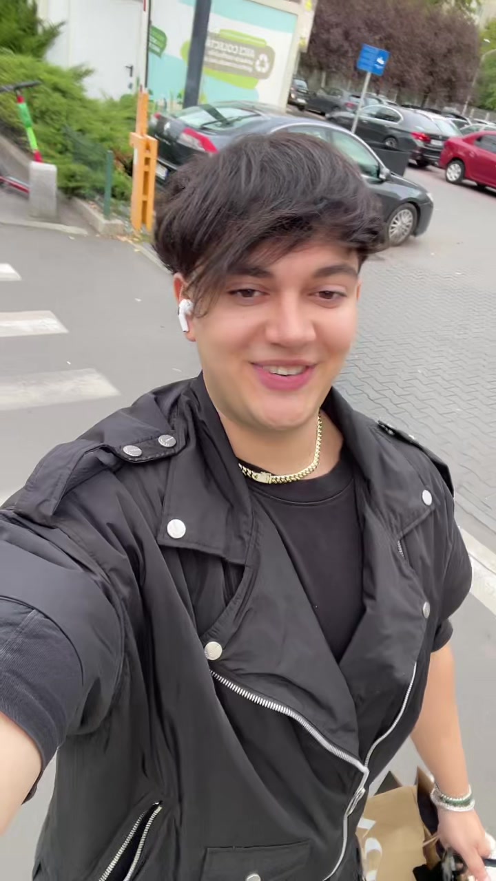 @ronniedaia